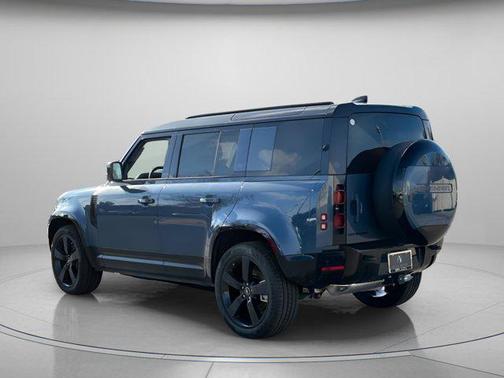 2025 Land Rover Defender 110 P400 X-Dynamic SE