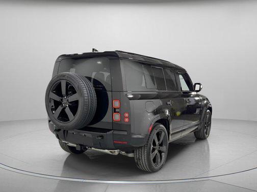 2026 Land Rover Defender P400 X-Dynamic SE