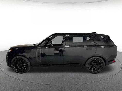 Santorini Black Metallic 2026 Land Rover Range Rover P400 SE 7 Seat