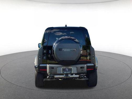 Carpathian Grey Prem Met 2026 Land Rover Defender 110 V8