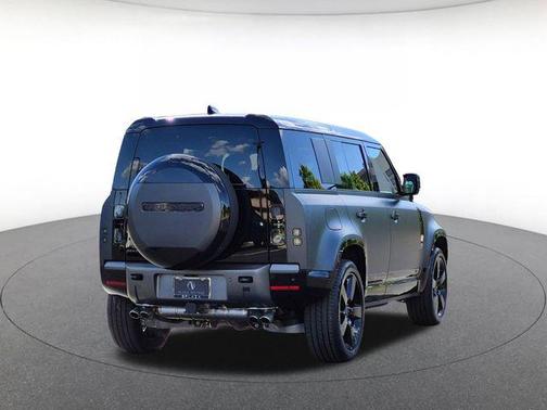 Carpathian Grey Prem Met 2026 Land Rover Defender 110 V8