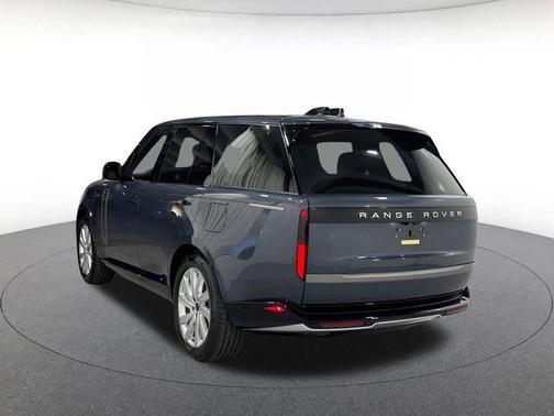 Varesine 2026 Land Rover Range Rover P550e SE