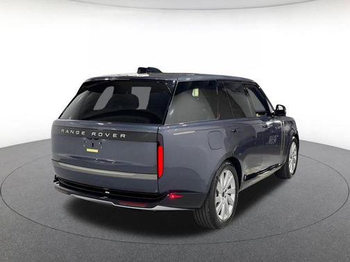 Varesine 2026 Land Rover Range Rover P550e SE