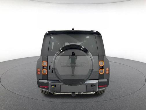 Carpathian 2026 Land Rover Defender X-Dynamic SE