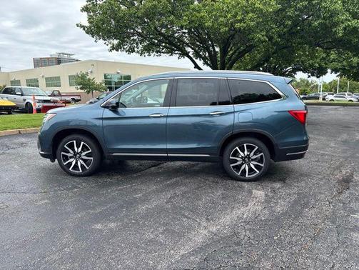 Steel Sapphire Metallic 2022 Honda Pilot Touring 8-Passenger