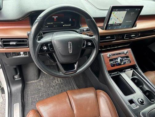 Pristine White Metallic Tri-Coat 2022 Lincoln Aviator Reserve