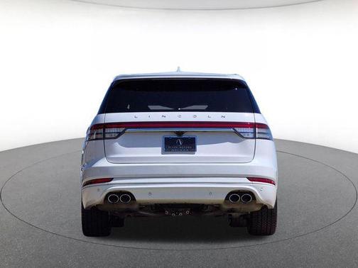 Pristine White Metallic Tri-Coat 2022 Lincoln Aviator Reserve