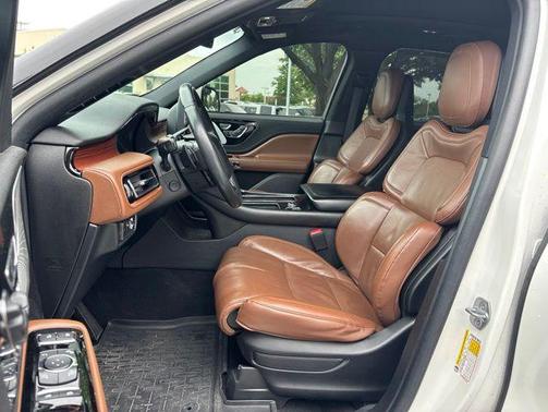 Pristine White Metallic Tri-Coat 2022 Lincoln Aviator Reserve