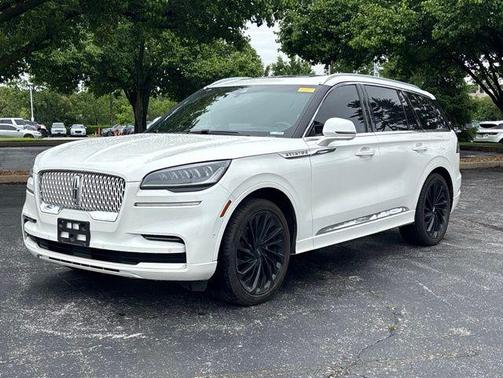 Pristine White Metallic Tri-Coat 2022 Lincoln Aviator Reserve