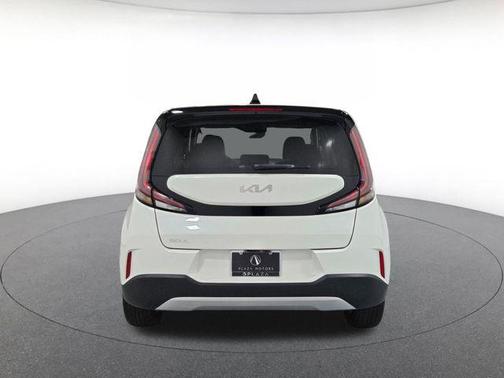 Snow White Pearl 2023 Kia Soul LX