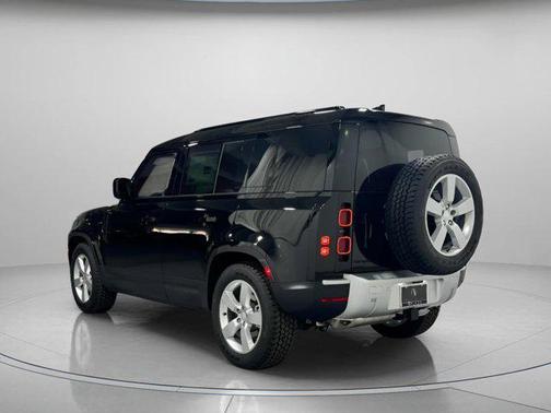 2025 Land Rover Defender 110 P300