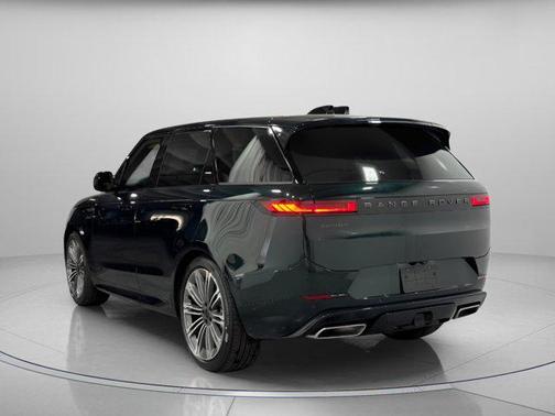 2026 Land Rover Range Rover Sport SE