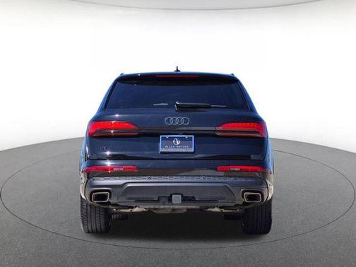 Mythos Black Metallic 2025 Audi Q7 55 Premium Plus