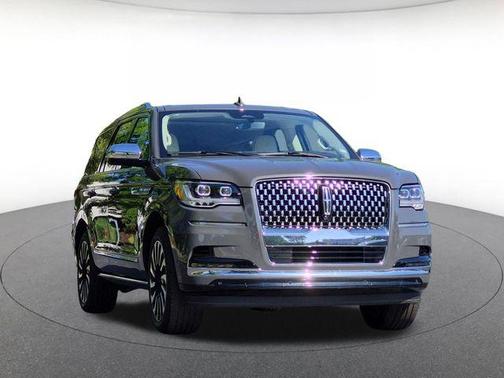 Chroma Caviar Dark Gray Metallic Clearcoat 2023 Lincoln Navigator Black Label