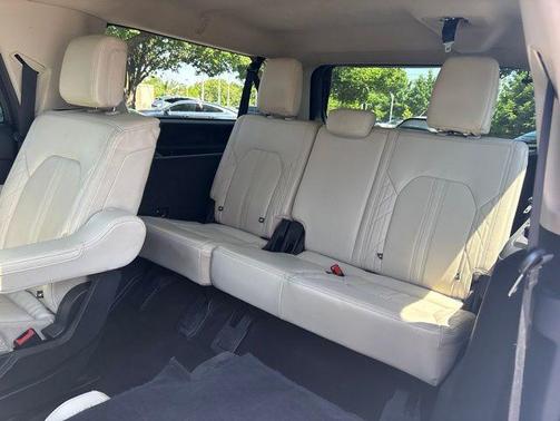 Star White Metallic Tri-Coat 2021 Ford Expedition Max Platinum