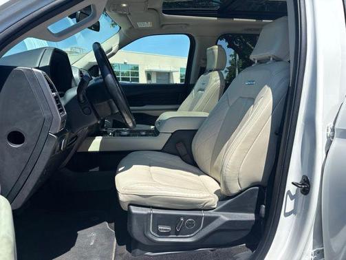 Star White Metallic Tri-Coat 2021 Ford Expedition Max Platinum