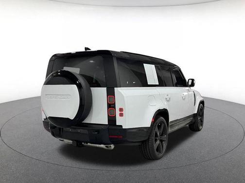 Fuji White 2026 Land Rover Defender X-Dynamic SE
