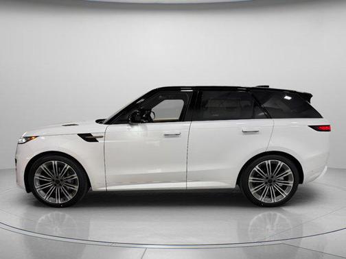 2026 Land Rover Range Rover Sport SE