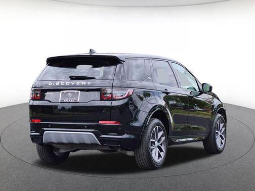 Santorini Black Metallic 2025 Land Rover Discovery Sport S