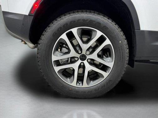 2026 Land Rover Defender P300 S