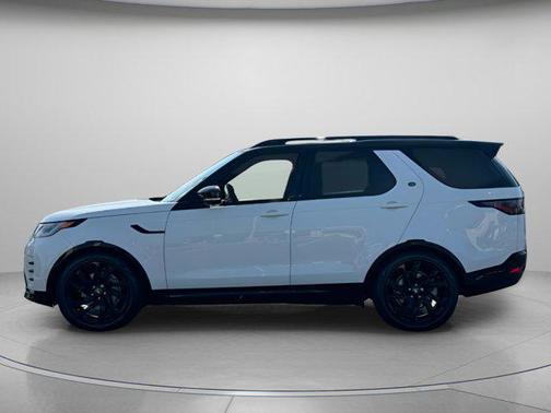 Fuji White 2025 Land Rover Discovery P300 Dynamic SE