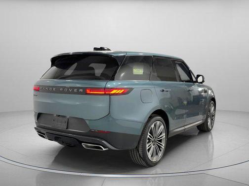 2026 Land Rover Range Rover Sport SE