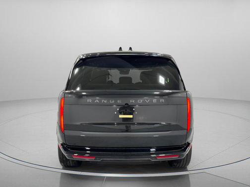 Santorini 2026 Land Rover Range Rover P400 SE