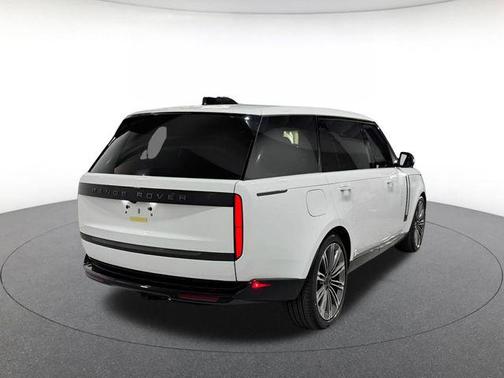 2026 Land Rover Range Rover P400 SE 7 Seat