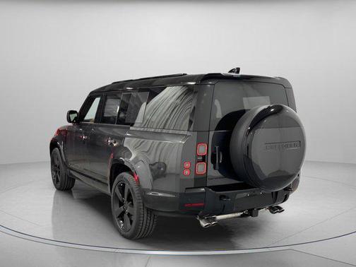 2026 Land Rover Defender V8