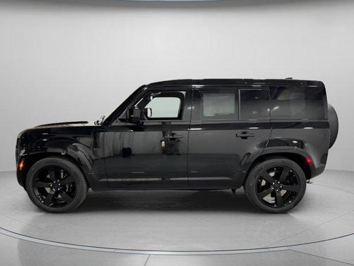 2026 Land Rover Defender 110 V8