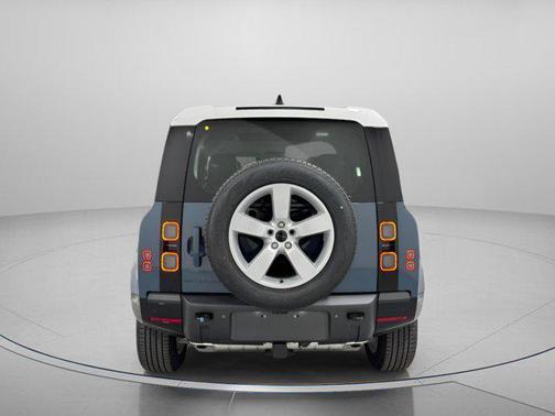 2026 Land Rover Defender P400 X-Dynamic SE