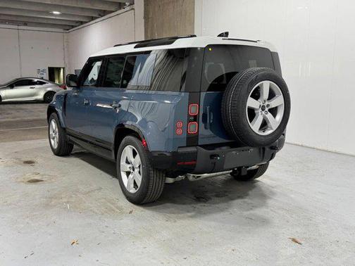 2026 Land Rover Defender P400 X-Dynamic SE