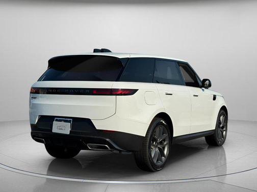 Fuji White 2025 Land Rover Range Rover Sport SE
