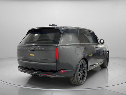 2026 Land Rover Range Rover P400 SE