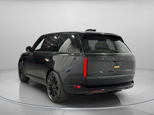 2026 Land Rover Range Rover P400 SE