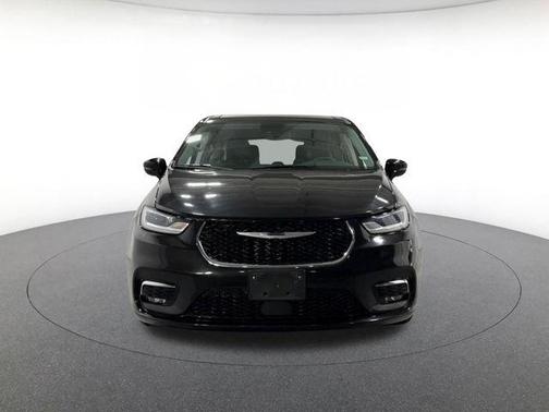 Brilliant Black Crystal Pearlcoat 2024 Chrysler Pacifica Hybrid Select