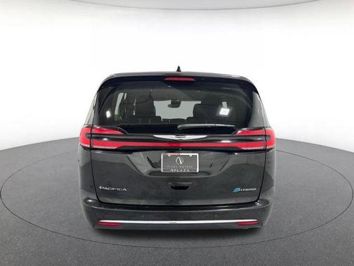 Brilliant Black Crystal Pearlcoat 2024 Chrysler Pacifica Hybrid Select