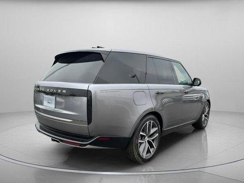 2025 Land Rover Range Rover P530 SE