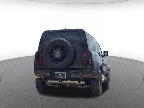 Santorini B 2025 Land Rover Defender 90 P400 X-Dynamic SE