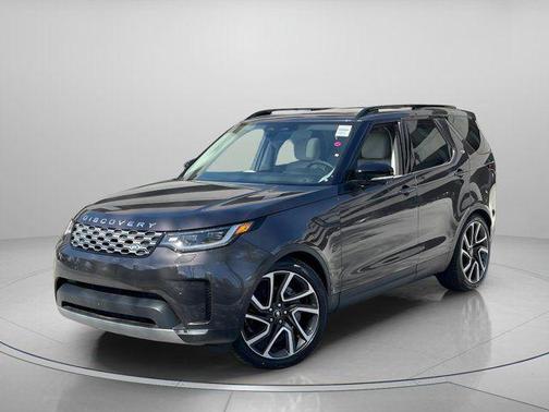 Charente Grey Premium Metallic 2025 Land Rover Discovery P300 S