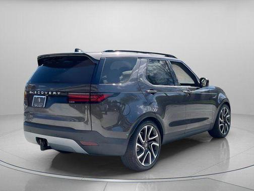 Charente Grey Premium Metallic 2025 Land Rover Discovery P300 S