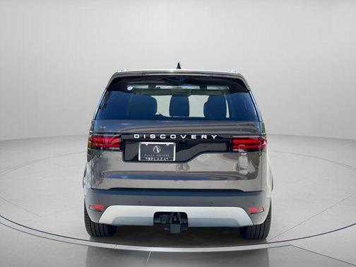 Charente Grey Premium Metallic 2025 Land Rover Discovery P300 S
