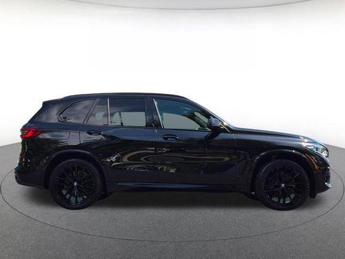 Black Sapphire Metallic 2023 BMW X5 M50i