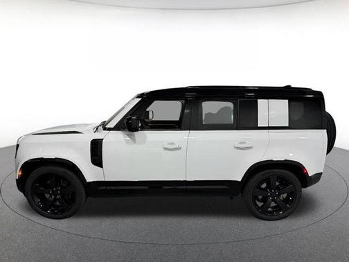 Fuji White 2026 Land Rover Defender P400 X-Dynamic SE