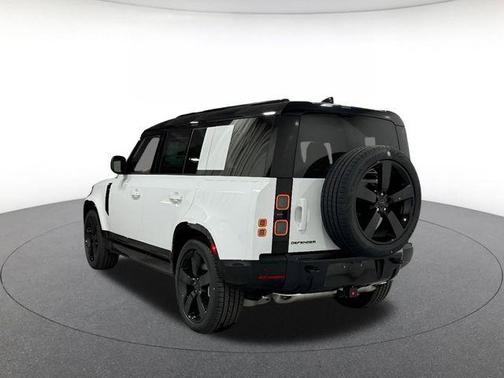 Fuji White 2026 Land Rover Defender P400 X-Dynamic SE
