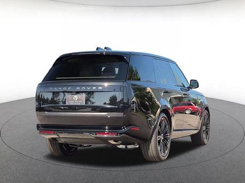 Santorini 2026 Land Rover Range Rover P400 SE