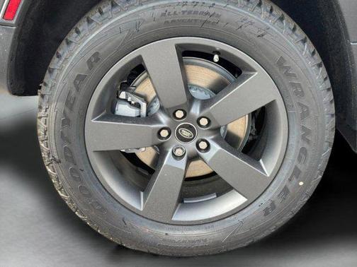 2025 Land Rover Defender 110 P300