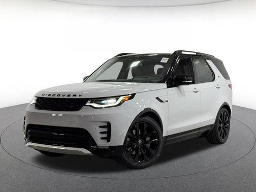Fuji White 2026 Land Rover Discovery Dynamic SE
