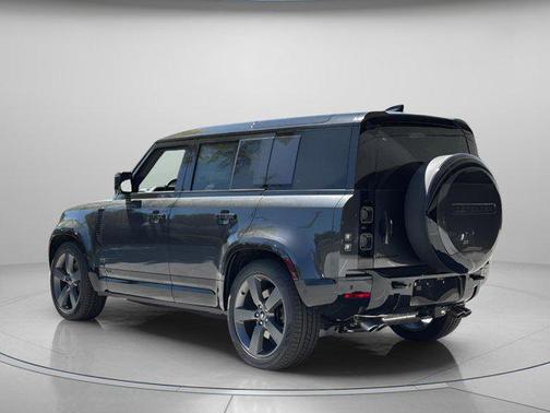 2025 Land Rover Defender 110 V8