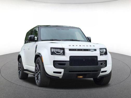 Fuji White 2026 Land Rover Defender P635 OCTA